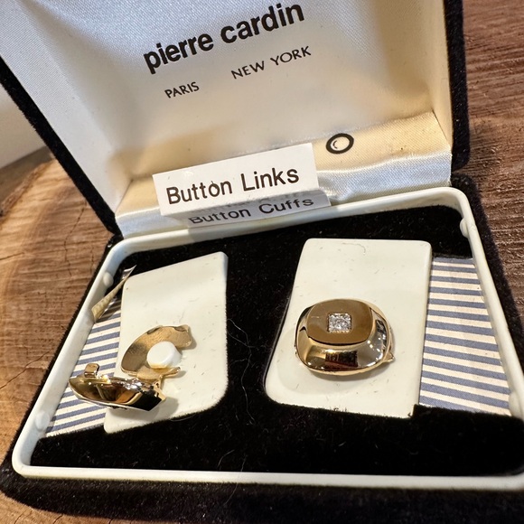 Pierre Cardin Elegant Silver Cufflinks - Picture 3 of 7